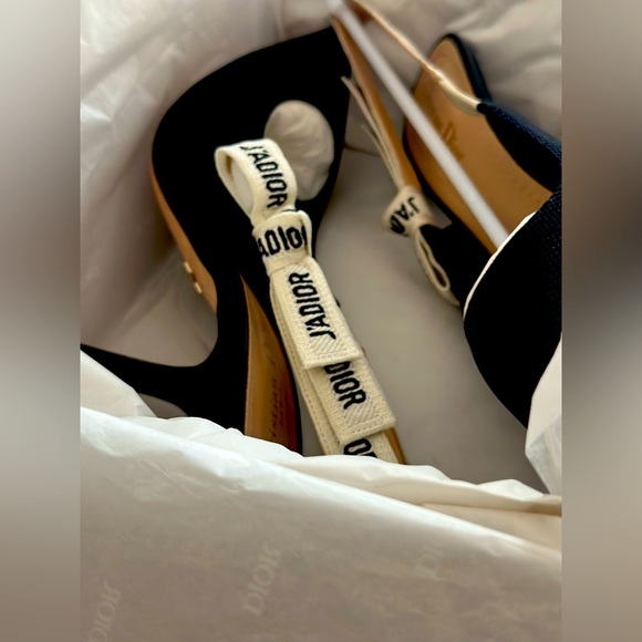 J'ADIOR SLINGBACK PUMP - Picture 2 of 6